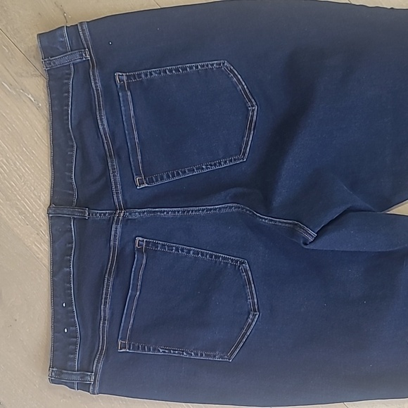 EUC Lane Bryant Jeans Women's sz 22 Mid Rise Skinny Leg Dark Wash Denim Jean - Picture 5 of 12